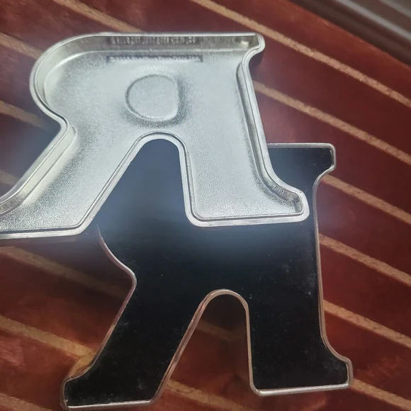 Vintage Letter R Box - Picture 9 of 9